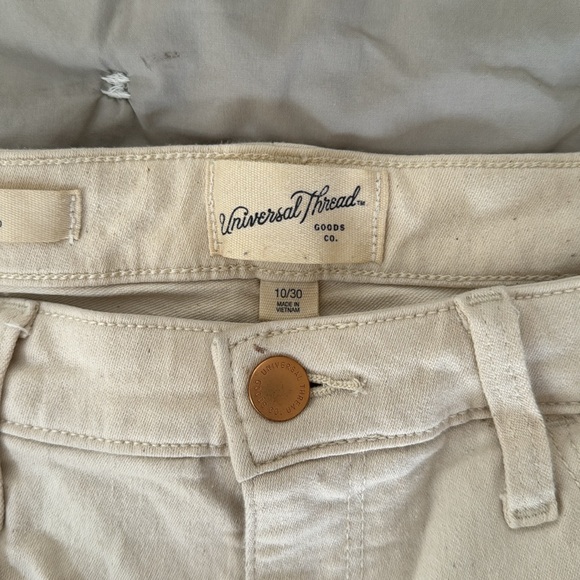 Universal Thread Shorts - Picture 2 of 4